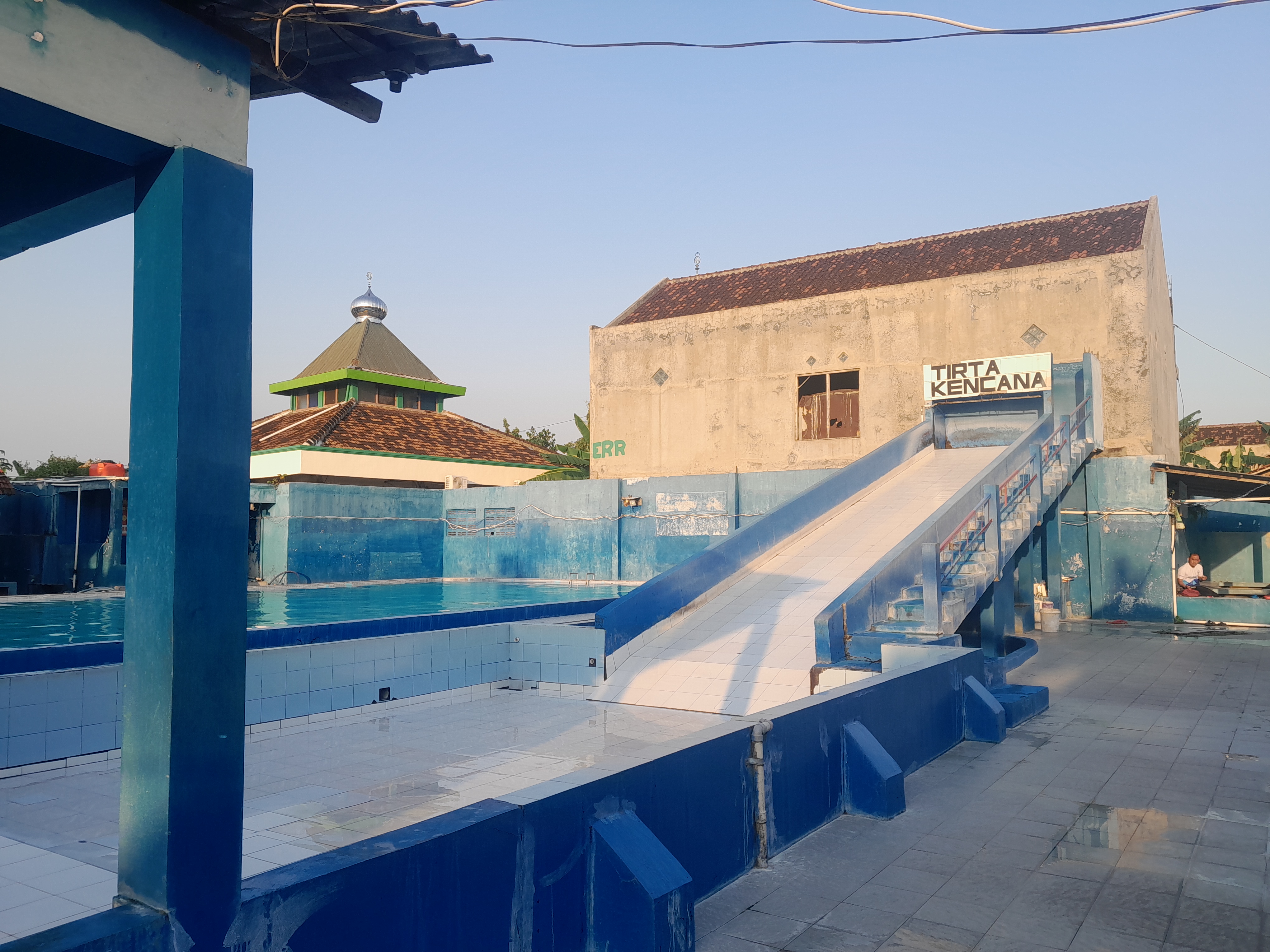 Kolam Renang Tirta Kencana Miri