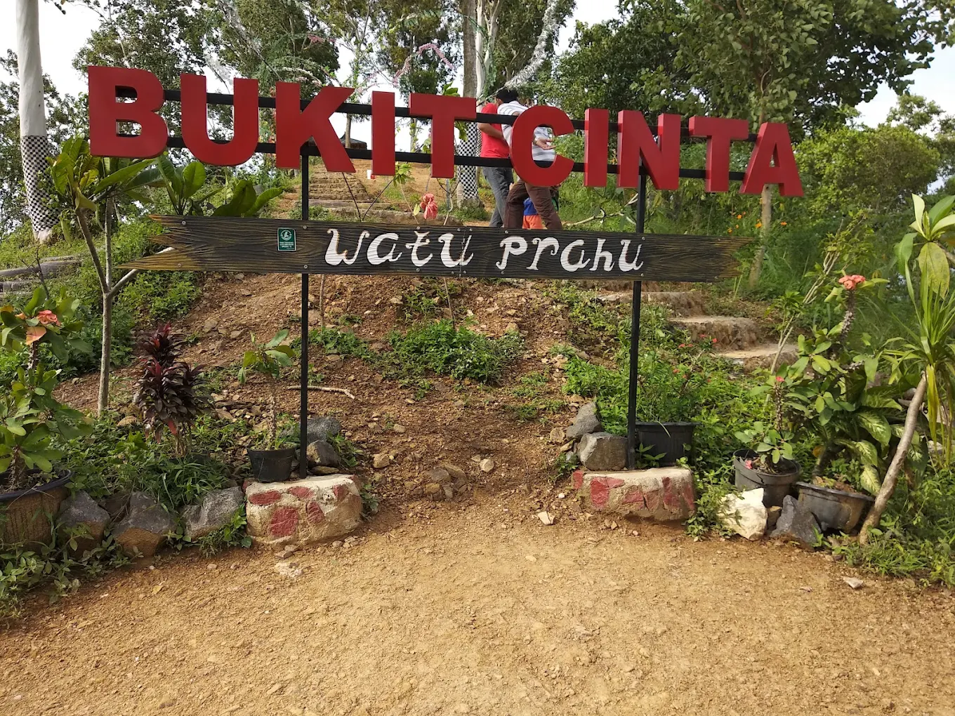 Bukit Cinta Watu Prahu