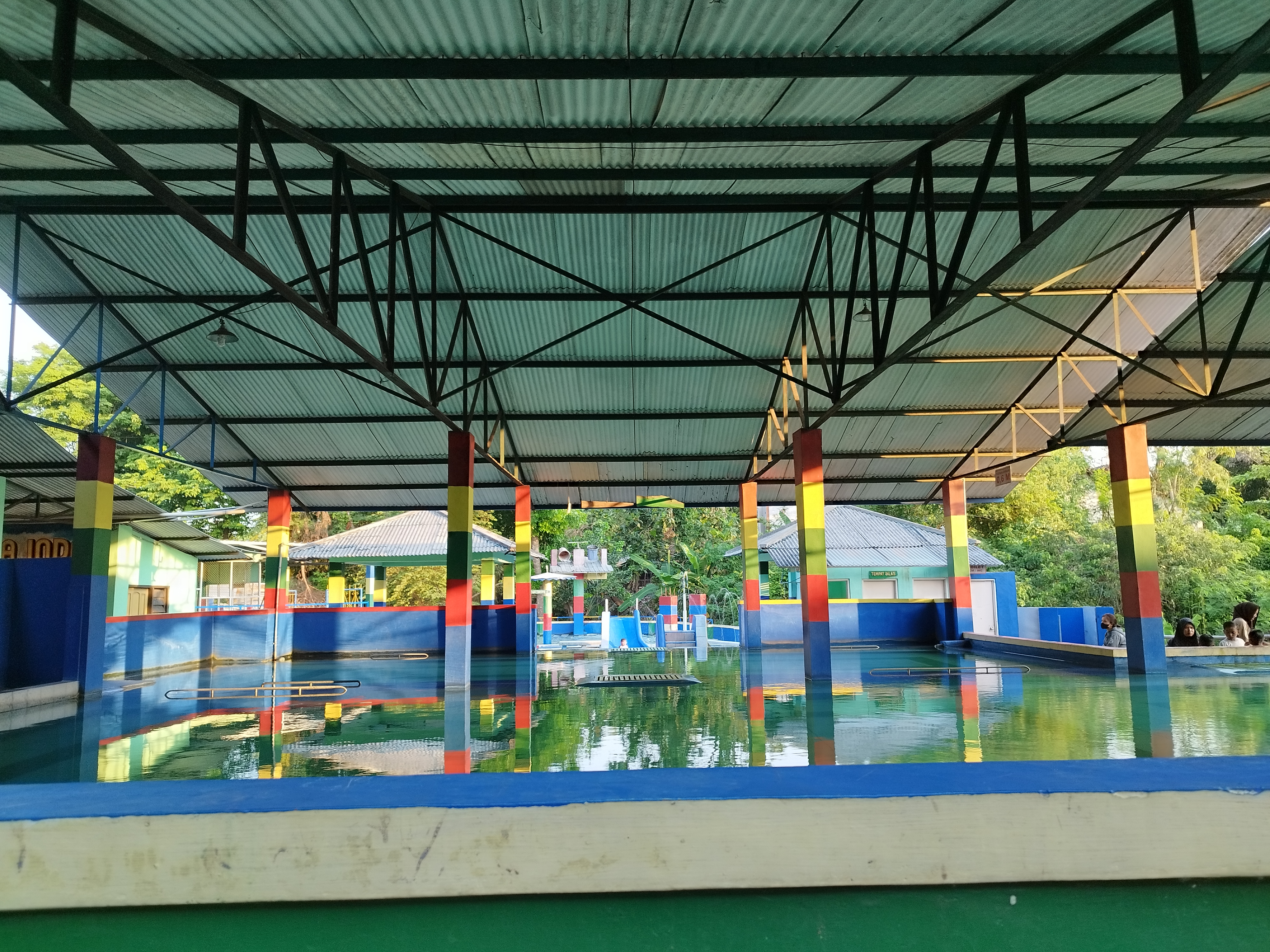 Kolam Renang Tirta Indah Klaten