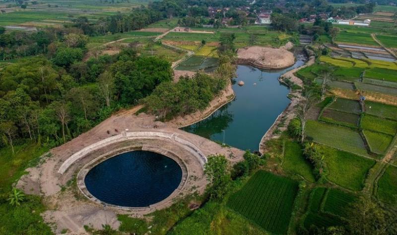 Embung Sikajar Karanganom Klaten, Spot Santai dengan View Alam Asri
