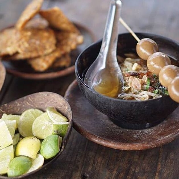 Soto Bathok Djemangin, Sensasi Menikmati Soto Tradisional dalam Batok Kelapa di Trucuk Klaten