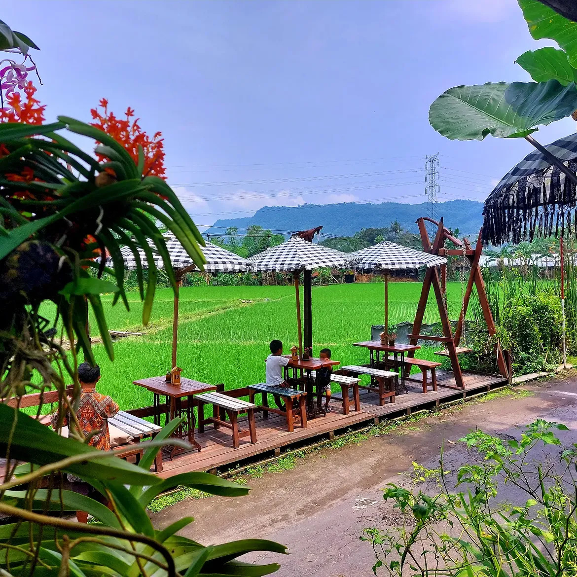 Pawone Bali Kandang, Tempat Makan Bernuansa Bali di Klaten
