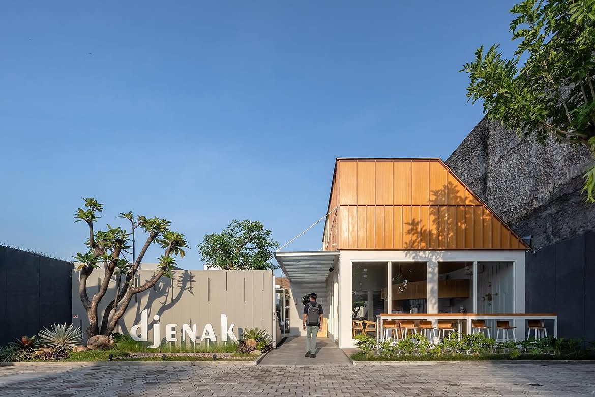 Djenak Resto & Cafe