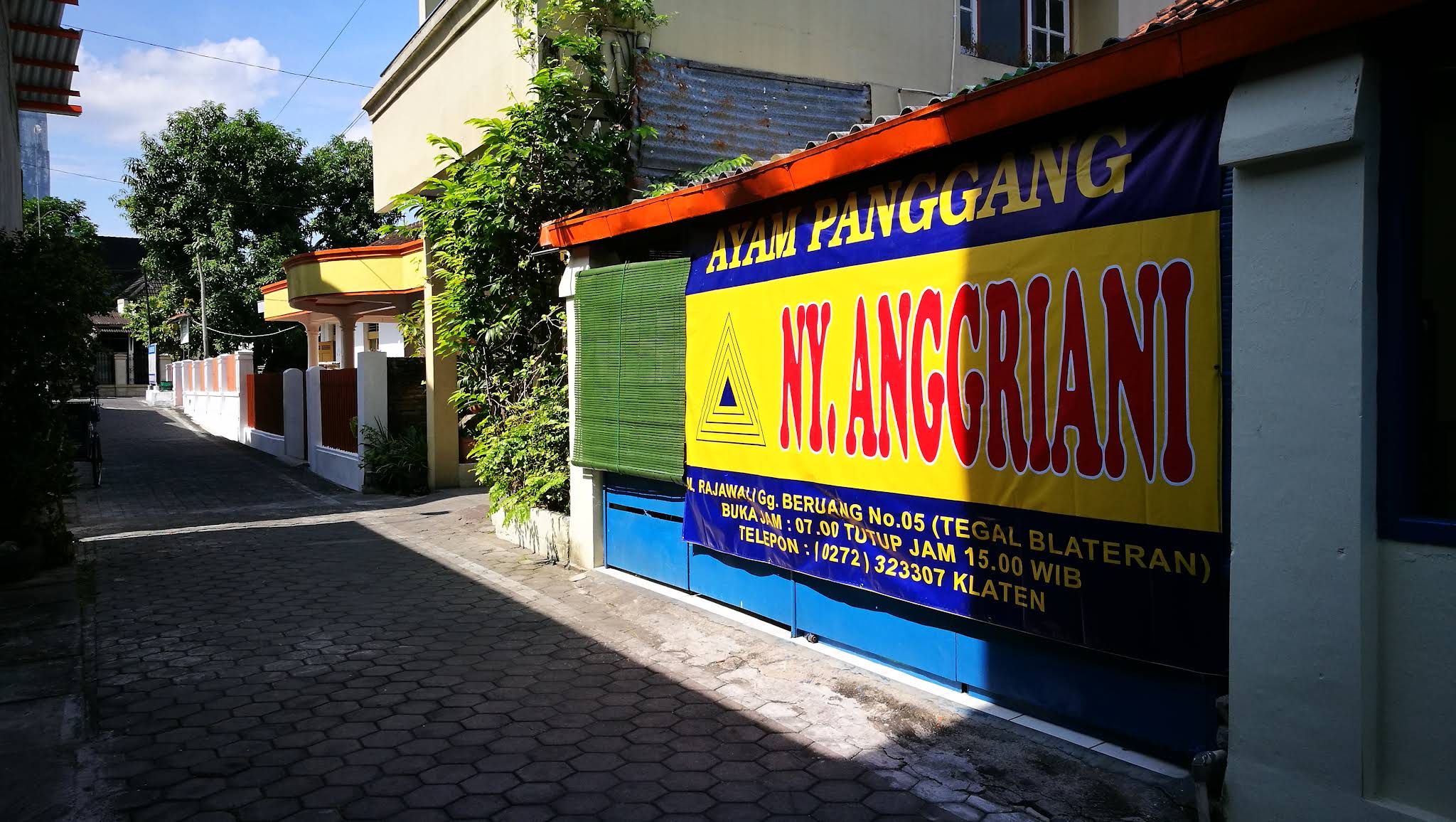 Ayam Panggang Ny. Anggriani: Legenda Kuliner Bumbu Areh Sejak 1950 di Jantung Klaten