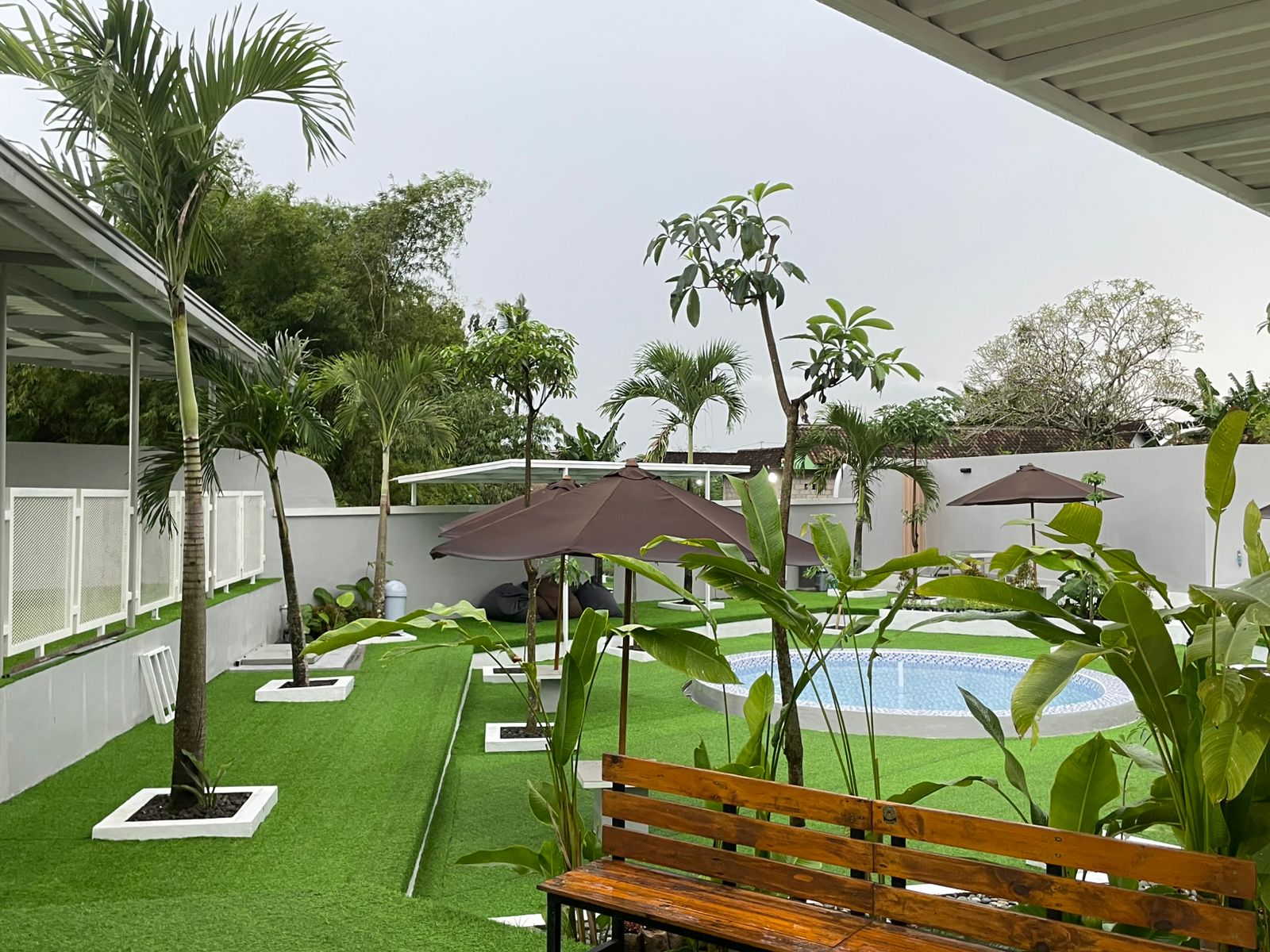 Menyegarkan Pikiran di Anaya 9 Pool & Space: Destinasi Rekreasi Air Keluarga yang Asri dan Modern