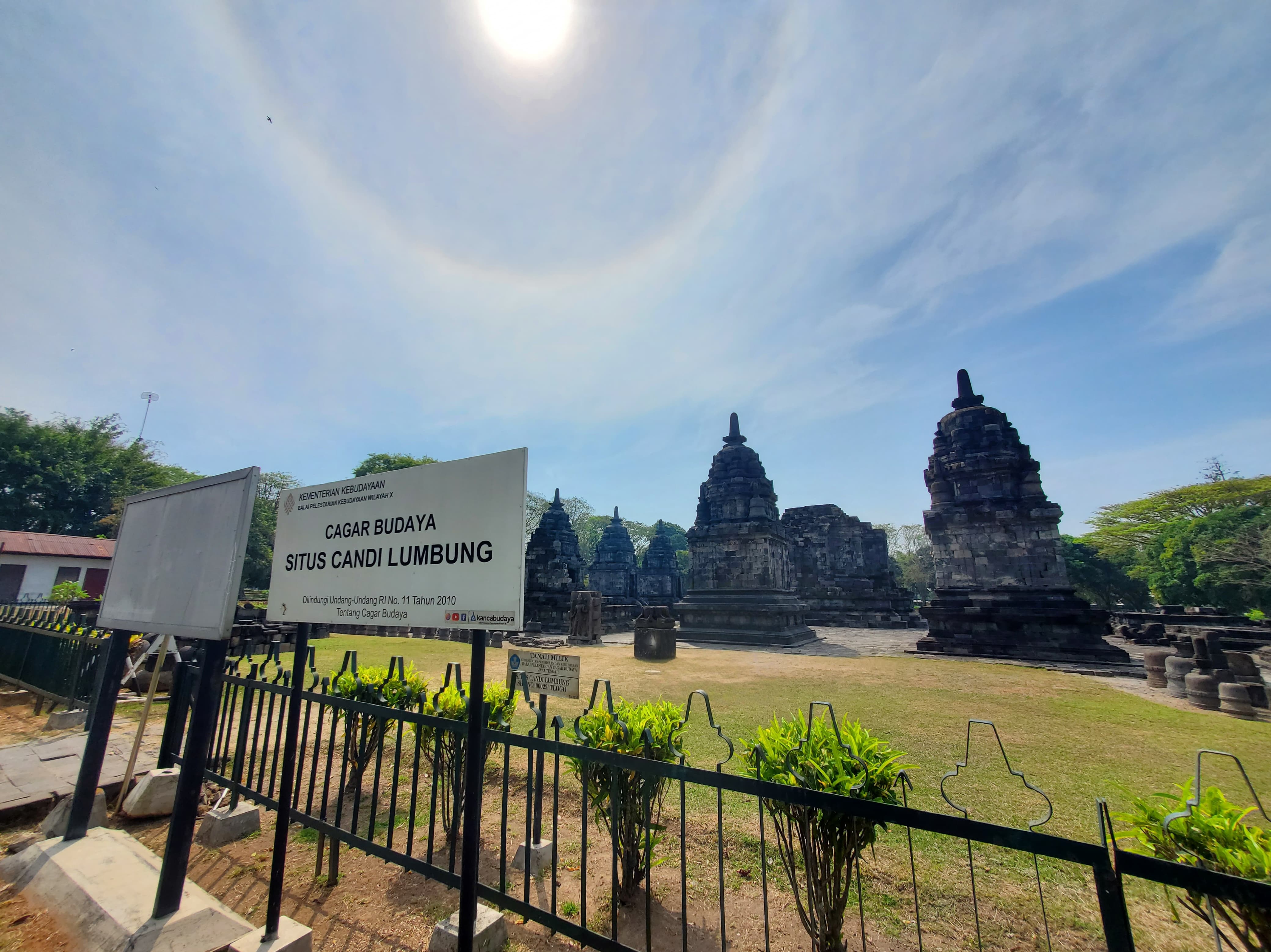 Candi Lumbung: Jejak Kemegahan Candi Buddha di Kawasan Prambanan Klaten