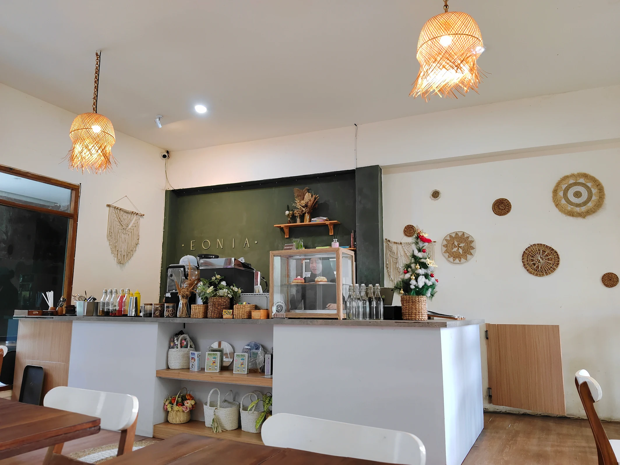EONIA HOUSE & EATERY: Kafe Homey dengan Nuansa Modern untuk Bersantai dan Work From Cafe di Klaten