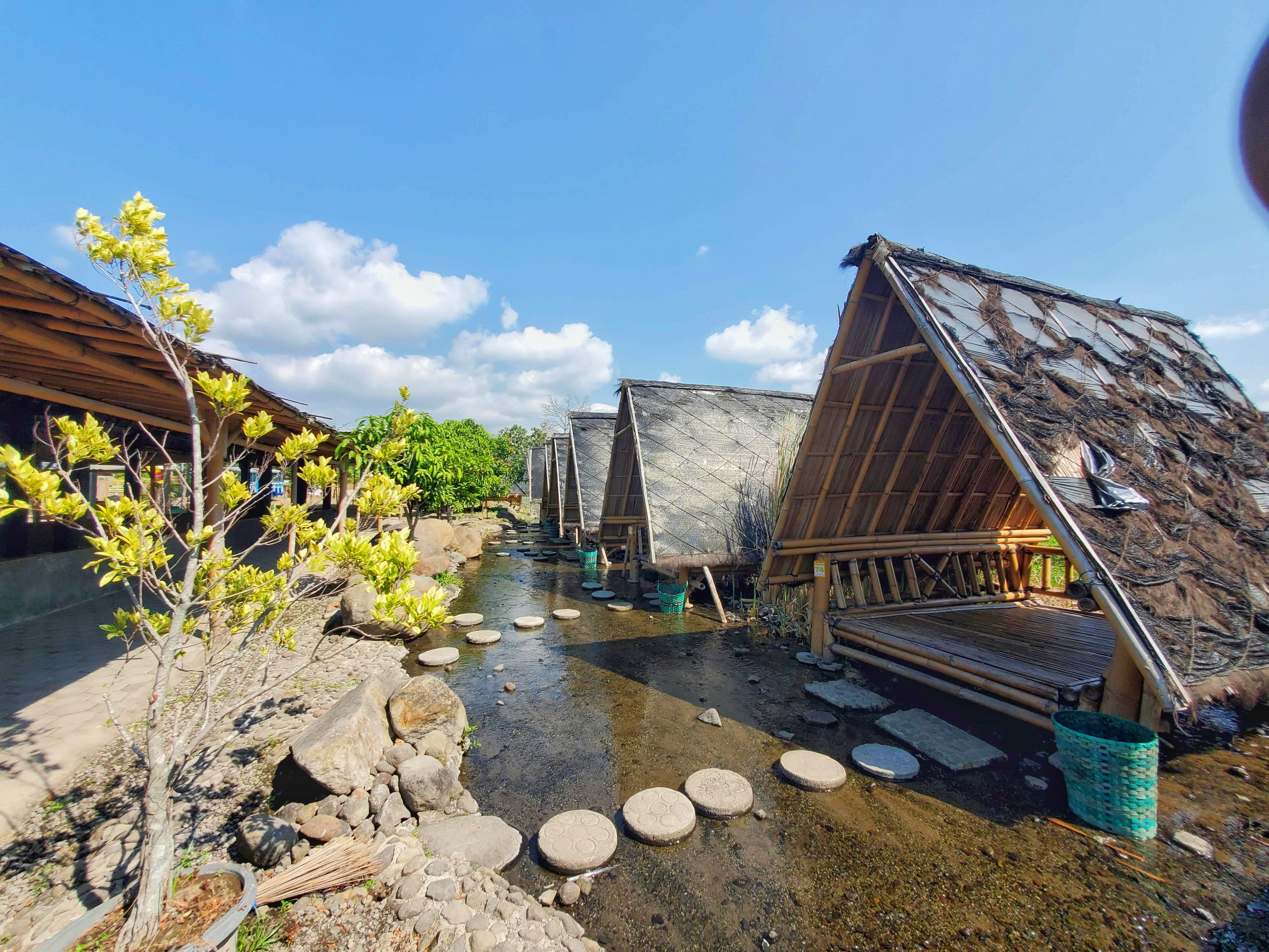 Janti Park: Wisata Air Keluarga dengan Segarnya Mata Air Alami di Polanharjo Klaten
