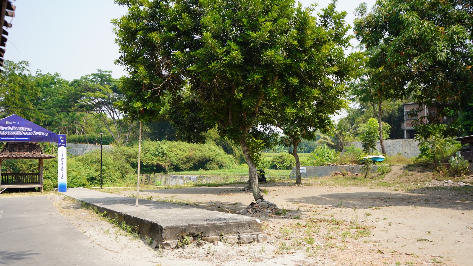 Latar Tjokro: Ruang Wisata Berbasis Masyarakat di Tengah Kesegaran Mata Air Cokro